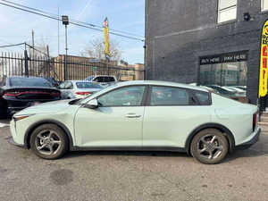 SUV LX FWD 2024 d'occasion en excellent état, essence, automatique, sièges en cuir, caméra 360° - Product Image 6