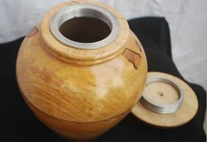 Urna de cremación de madera artesanal, urna conmemorativa decorativa con tapa para cenizas de adultos, urna de diseñador funerario - Product Image 3
