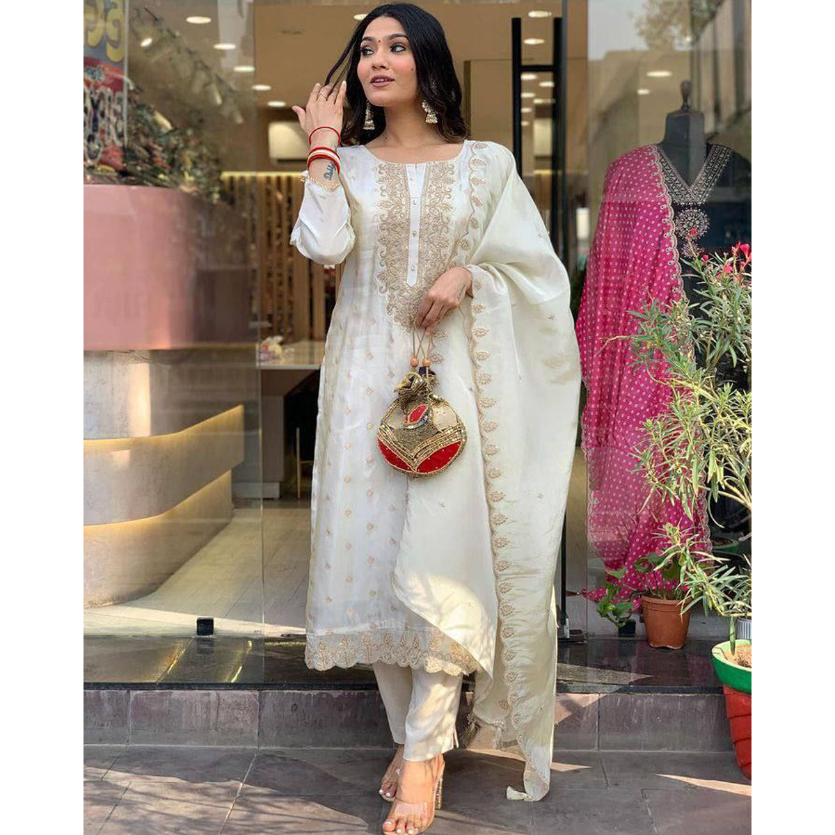 Pakistani Casual Everyday Dresses 2018 White Salwar Kameez For