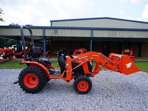 Mini tracteur Kubota B2301HSD avec chargeur frontal - Product Image 3