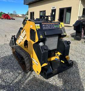 Mini MINICARGADORA tipo oruga Boxer 700HDX con cargador delantero y de tractor, características de motor y componentes del núcleo del motor - Product Image 1