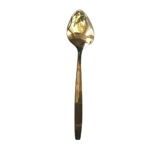 Elégante cuillère de mariage de l'Inde avec revêtement en or PVD Triangle, parfaite pour les ustensiles de cuisine, les desserts et les tables. - Product Image 1