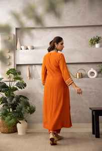 Vestido bordado de viscosa naranja Anarkali, ropa étnica india acampanada larga para mujer con mangas completas Dupatta para bodas, festivales - Product Image 3