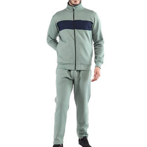 Ensemble de survêtement de sport pour homme, tissu respirant, ajustement flexible, design moderne pour la salle de sport, l'entraînement, les activités de plein air et les vêtements décontractés de tous les jours - Product Image 2