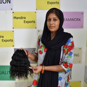 Extensions de cheveux humains indiens naturels non traités Paquets bouclés bruts Prix d'usine Vente en gros Perruques profondes lâches à cuticule alignée Style - Product Image 3