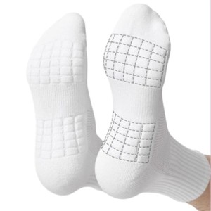 Calcetines gruesos con cojín de rejilla para deportes informales y cómodos para el día a día con suela de rizo y diseño de malla transpirable - Product Image 1