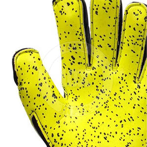 Guantes de portero medianos personalizados Diseña tus guantes de portero Guantes de portero de buena calidad - Product Image 5