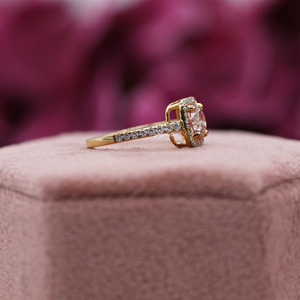Anillo de compromiso de plata de ley rosa con corte redondo de laboratorio, ajuste de halo de diamante cultivado, anillo de regalo para mujer IGI - Product Image 4