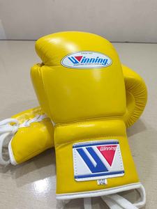 Gants de boxe jaunes en cuir à lacets, design OEM, légers, avec sangle de poignet réglable, imperméables, pour activités de plein air, MMA, à doigts entiers - Product Image 2