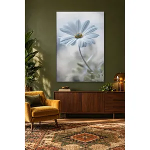 Impression sur toile Fida avec une seule marguerite blanche sur fond pastel - Product Image 3