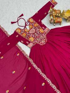 Ensemble de costume Anarkali brodé de luxe Unity avec dupatta, tissu en georgette fluide et doux - Product Image 6