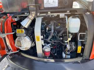 Mini-excavatrice sur chenilles Kubota U55-4 avec cabine fermée, chargeuse-pelleteuse pour la construction et l'agriculture - Product Image 5