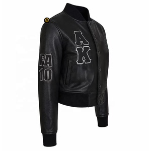 Chaqueta Corta Universitaria Personalizada de la Hermandad Alpha Kappa, Chaqueta Deportiva de Cuero Negra con Letras de la Hermandad, Personalizada a tu Gusto - Product Image 2
