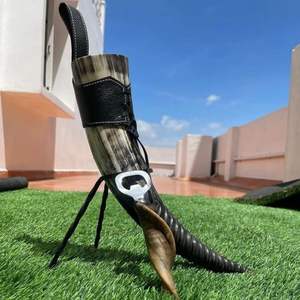 Accesorios para Beber Vikingos, Cuernos para Beber con Temática Vikinga, Artesanía en Cuernos para Beber, Regalos Ideales - Product Image 1