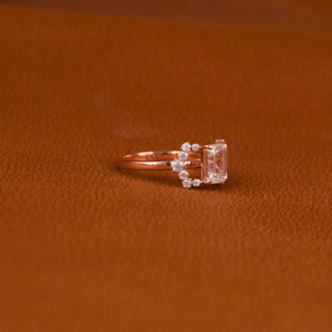 Anillo de compromiso y boda chapado en oro rosa de 14KT de nuevo estilo a la moda, corte esmeralda, Diamante cultivado en laboratorio, regalo certificado IGI para mujer - Product Image 5