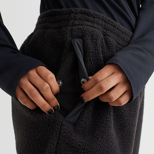 Pantalon d'hiver à coupe ajustée pour femme Design baggy personnalisé Taille moyenne Look délavé Europe États-Unis Inspiration Peint Nouveau Skinny - Product Image 4