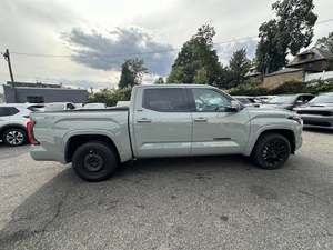 TUNDRA SR5 CREWMAX CAB 2023, 4x4, Volante a la Izquierda - Product Image 6