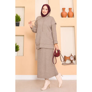 Conjunto de Vestido de Dos Piezas con Capucha Color Mink y Detalle de Hijab, Transpirable, Talla M - Product Image 1
