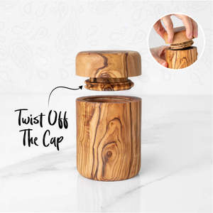 Ensemble de 2 outils pour herbes et épices en bois d'olivier, salière avec couvercle (10/12 cm) - Product Image 2
