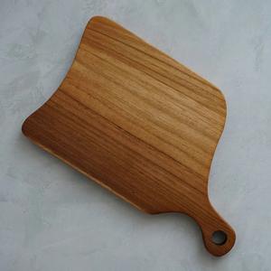 Tabla de Cortar de Madera con Mango, Apta para Lavavajillas, Ecológica, Antibacteriana, de Resina, Tabla de Queso de Alta Calidad - Product Image 3