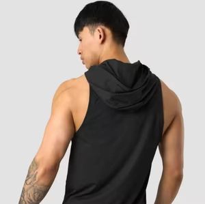 Camiseta sin mangas con capucha atlética para hombre fabricada: ligera y transpirable, ideal para gimnasio y entrenamientos al aire libre - Product Image 3