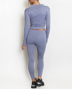 Ensemble de yoga deux pièces sans manches pour femmes, tenue de sport ajustée, ensemble de yoga pour femmes en couleur unie pour le sport et les vêtements actifs - Product Image 4