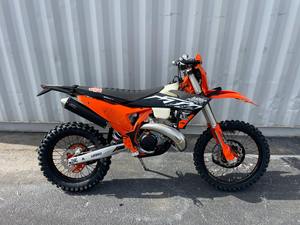 En Stock: Nuevas Motocicletas de Aventura KT/M 300 X.C-W Hard Enduro 2025 para Adultos, con 2 Años de Garantía, Disponibles para Pedidos al por Mayor - Product Image 3