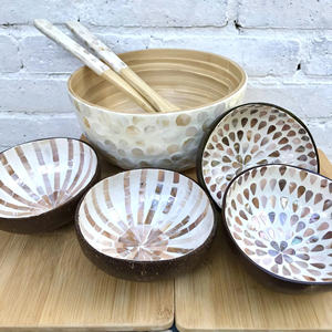 ชามฝังมุกเปลือกมะพร้าวทำมือ ชามตกแต่งหรูหราจากธรรมชาติสำหรับรับประทานอาหารที่บ้านและตกแต่งภายในจากเวียดนาม - Product Image 5