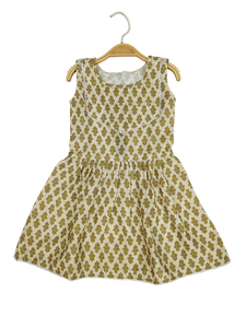 Conjunto de Kurti Sharara con Peplum Verde Oliva de Shoryam Fashion para Niñas |   Traje Tradicional Indio para Niños, para Fiestas y Bodas - Product Image 3
