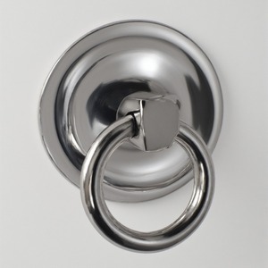 Toallero de metal vintage con base martillada rústica Acento decorativo hecho a mano artesanal para estilo de baño de lujo interior. - Product Image 6