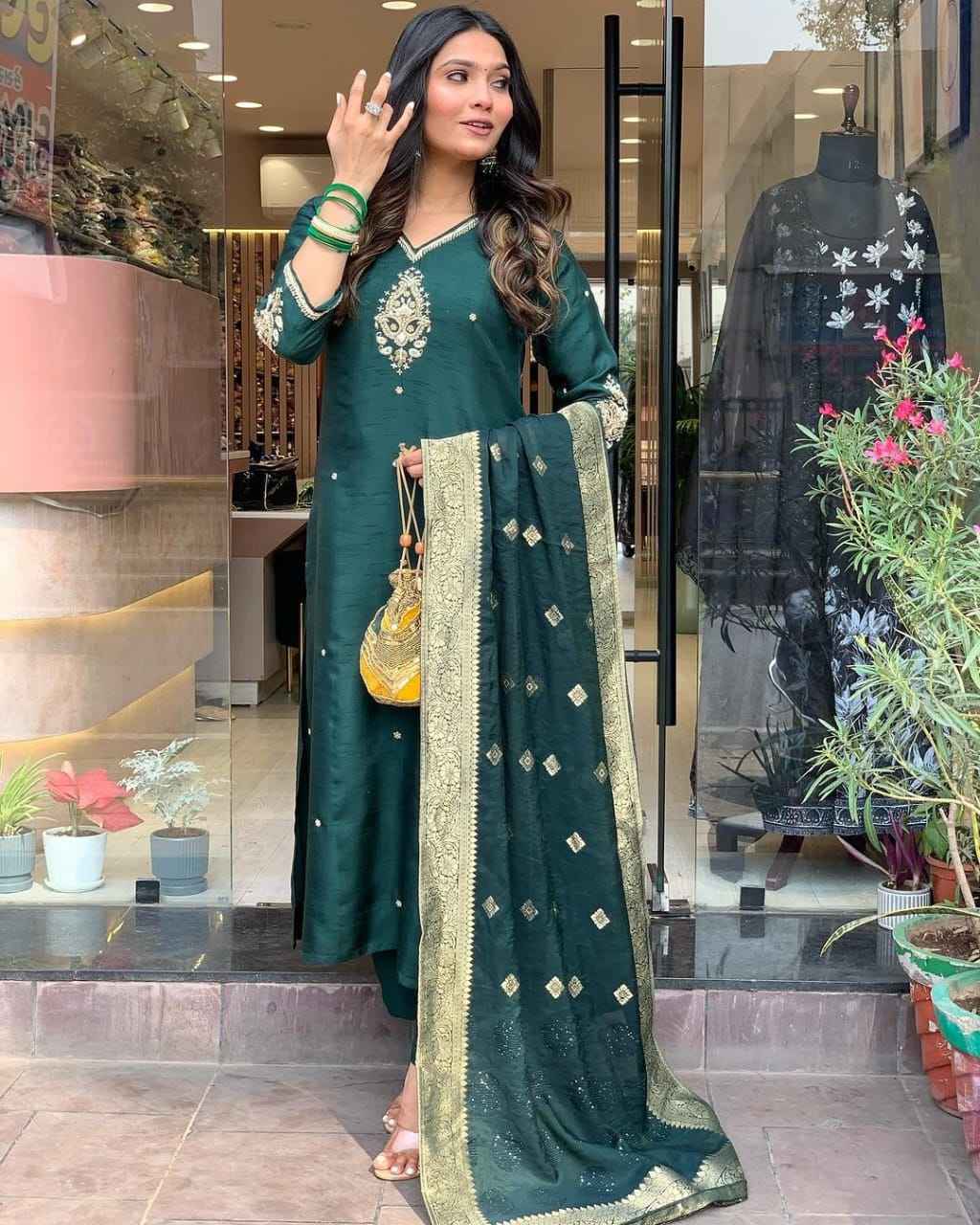 สีเขียว