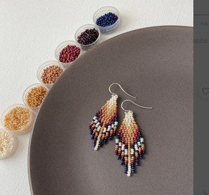 Pendientes colgantes pequeños-Pendientes de cuentas de semillas de plumas Pendientes de flecos con cuentas bohemias nativas, Pendientes de cuentas de plumas de pluma - Product Image 1