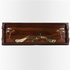 Plateau de service en bois rustique poli fait à la main, décoration de ferme en bois naturel pour la table de cuisine, pour servir de la nourriture ou comme centre de table - Product Image 2