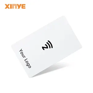 RFID NFCカードメーカー無料サンプルNTAG215ntag213 ntag216 13.56nfc名刺黒PVCプラスチック印刷可能な空白のギフトカード