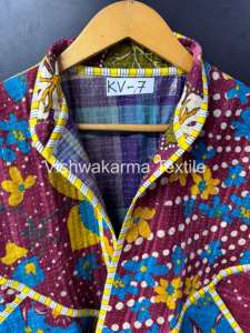 Chaqueta de cuello alto para mujer, estilo vintage Kantha, corta, acolchada, hecha a mano, reversible, ecológica, de patchwork, tejida, para invierno - Product Image 3