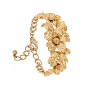 Bracelet en métal d'art contemporain ajoute un charme unique et une touche de sophistication aux tenues décontractées, professionnelles ou de soirée. - Product Image 1