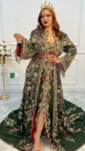 2025 @ Belle broderie pour femme sur une superbe robe Caftan avec perles de verre en cristal embellies, Dabka, perles, travail de la pierre - Product Image 2
