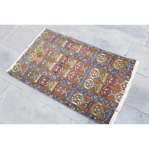 Petit tapis turc de 2,1 x 3,3 pieds, tapis vintage à fleurs marron - Product Image 2