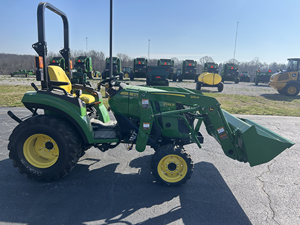 Tracteur utilitaire compact JD John Deere 2032R 31HP 4x4, transmission hydrostatique, chargeur frontal, pelle arrière, tondeuse, prêt à l'emploi, diesel - Product Image 5