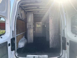 2013 N * issan NV d'occasion - Product Image 4