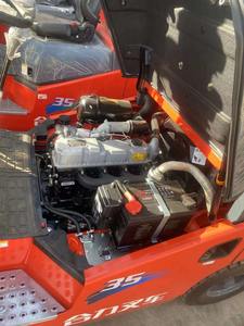 Chariot élévateur diesel Heli 5 tonnes d'occasion, version chinoise populaire, avec peu d'heures de fonctionnement, à vendre - Product Image 5