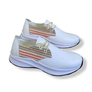 Produit Chaud Luna Blanc Chaussures. Fabriqué avec des matériaux de qualité supérieure pour un confort et un style supérieurs. Rehaussez votre look. - Product Image 5