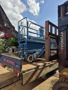 [UpRight] Electric Scissor Lift Upright MX19 Narrow Chassis <b>Vertical</b> Lift Platform 227kg Capacity 7.8m Height High Efficiency - Product Image 2