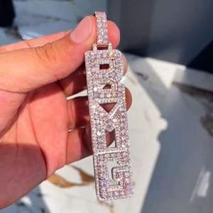 Pendentif lettre verticale double couche personnalisé entièrement glacé en argent 925 et plaqué or rose 14 carats de haute qualité - Product Image 1