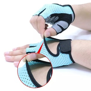 Guantes de gimnasio de neopreno transpirable para mujer para levantamiento de pesas, guantes de cuero para uso en gimnasio - Product Image 4