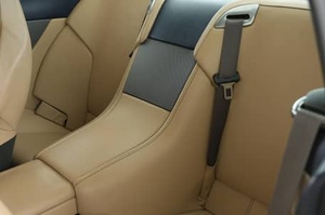 ASTON MARTIN DB9 COUPÉ USADO, 2005, Volante a la Izquierda/Derecha - Product Image 2