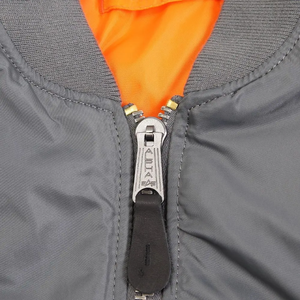 ¡Novedad de 2025! Chaqueta de bombardero de lona con cuello levantado para hombre, abrigo de invierno transpirable ecológico con logotipo frontal de estilo informal de calle alta - Product Image 3