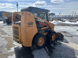 Cargadora de orugas vertical 2026 Case TV370B: Potencia de elevación vertical de alta capacidad para trabajos exigentes - Product Image 5