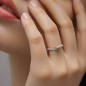 Anillo de Compromiso o Matrimonio de Plata de Ley 925 con Corte de 1.3 mm, Diseño de Cuerda Trenzada, Engaste de Púas, Moissanita, Eternidad Completa, para Mujer - Product Image 4