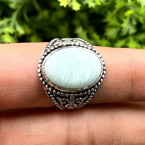 Anillo de plata alemana con rodio y larimar, joyería hecha a mano con engaste de bisel, anillo de moda unisex. - Product Image 1
